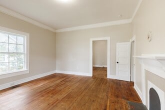 22 E 7th St in Greenville, SC - Building Photo - Building Photo