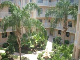 1316 Gondola Park Dr in Venice, FL - Building Photo