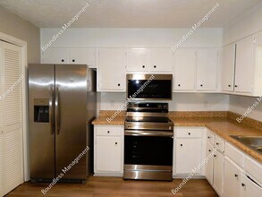 2170 Wells Dr SE in Smyrna, GA - Building Photo - Building Photo