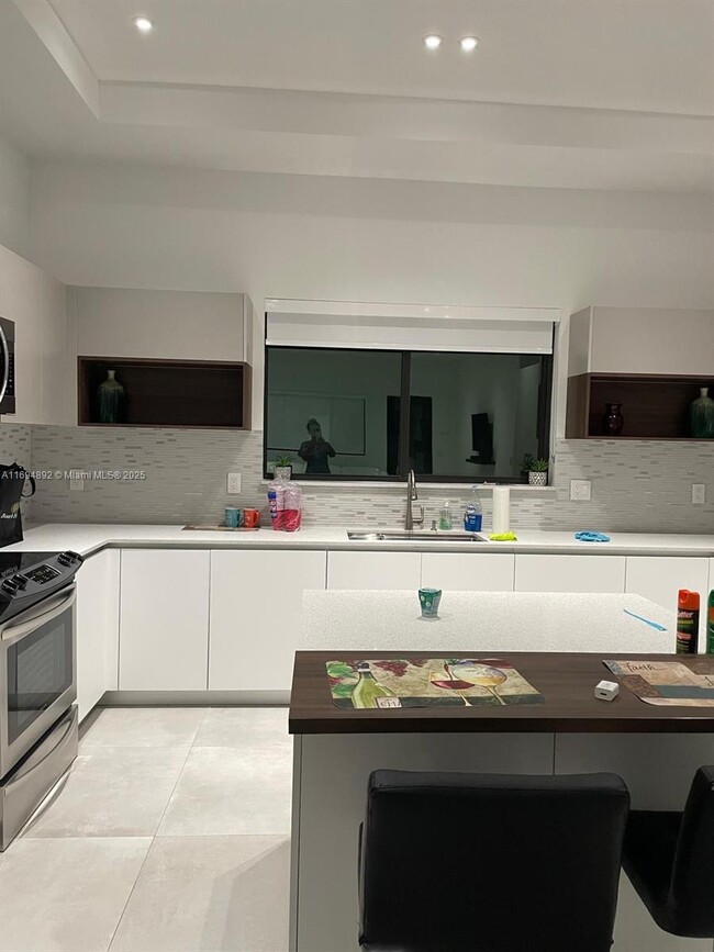 12 Coral Dr in Key Largo, FL - Building Photo - Building Photo