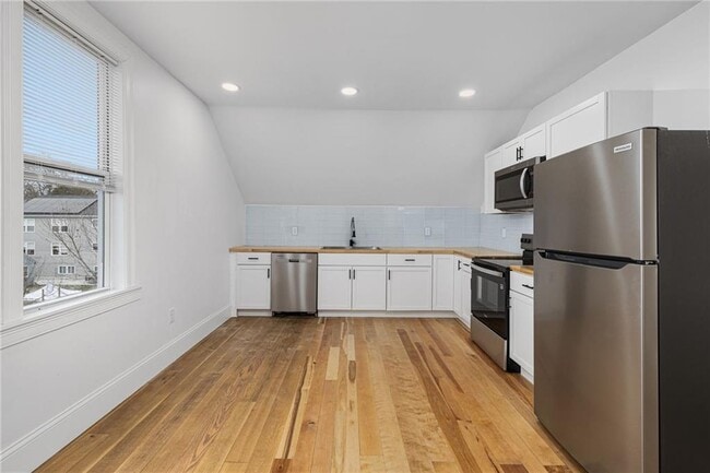 30 Cypress St in Providence, RI - Building Photo - Building Photo