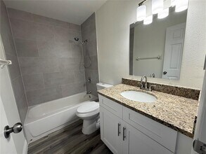 9209 Tudor Dr in Tampa, FL - Building Photo - Building Photo