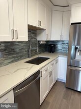 205 Yoakum Pkwy in Alexandria, VA - Building Photo - Building Photo