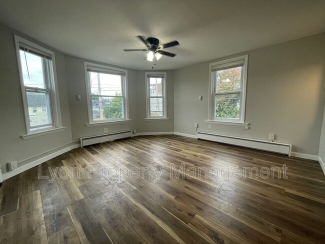 412 Elm St in Woonsocket, RI - Building Photo - Building Photo