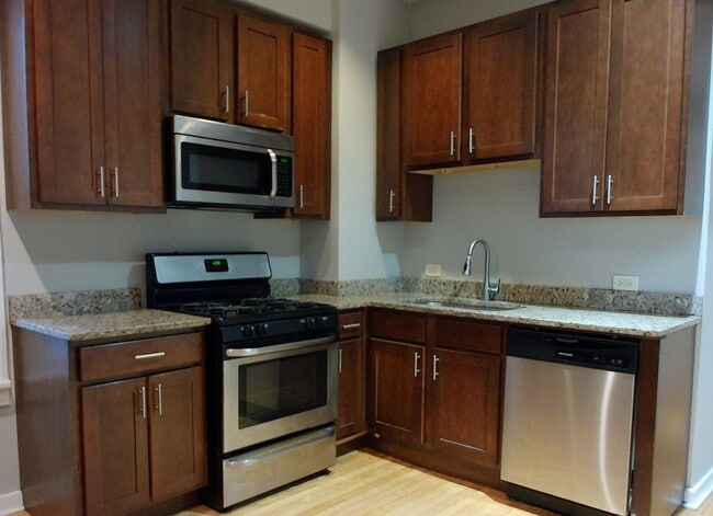 937 N Ashland Ave in Chicago, IL - Building Photo - Building Photo
