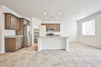 9240 Black Diamond St in Las Vegas, NV - Building Photo - Building Photo