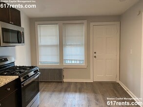 200 Congress Ave, Unit 3 in Chelsea, MA - Foto de edificio - Building Photo