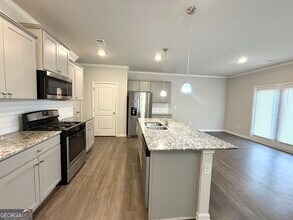 5831 Screech Owl Dr in Flowery Branch, GA - Building Photo - Building Photo