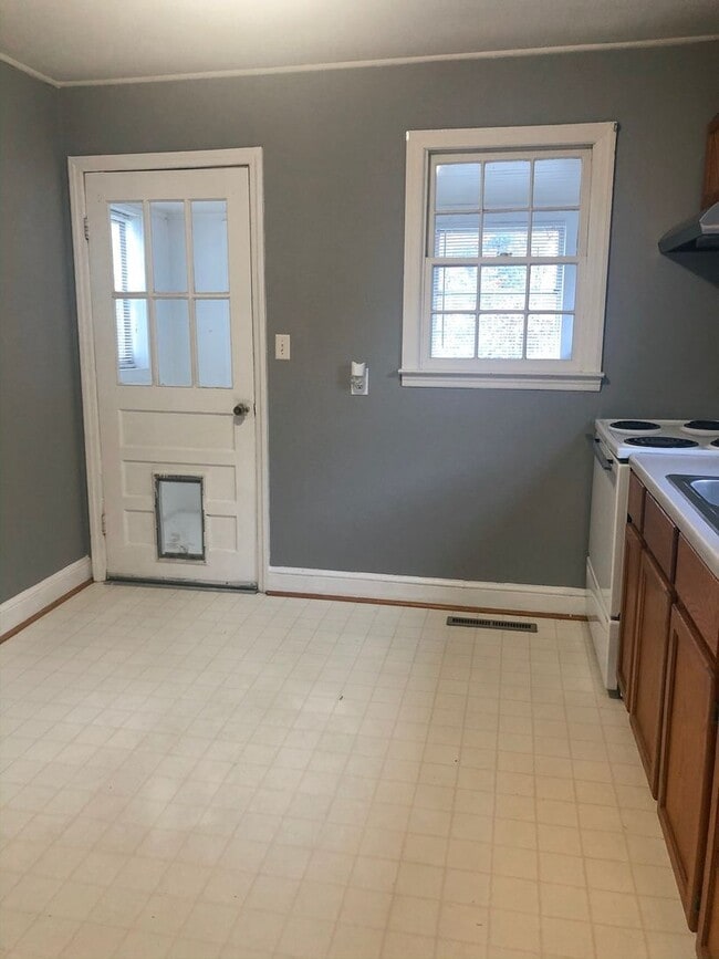 8210 E Harrell Rd in Oak Ridge, NC - Building Photo - Building Photo