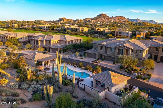 10260 White Feather Ln in Scottsdale, AZ - Building Photo - Building Photo