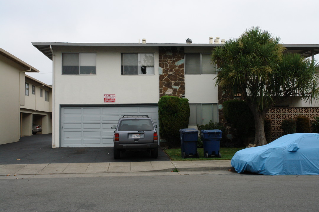 405 Studio Cor in San Mateo, CA - Building Photo