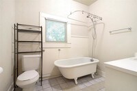 303 Northwood St photo'