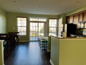 23141 Foxglove Way in California, MD - Foto de edificio - Building Photo