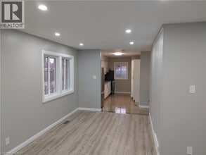 8 Noel Crescent in Kitchener, ON - Building Photo - Building Photo