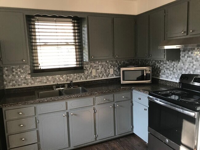4012 Edwards Ave-Unit -B in Nashville, TN - Building Photo - Building Photo