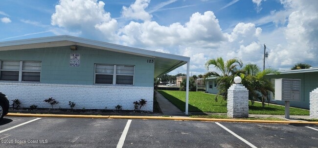 property at 123 Roosevelt Ave