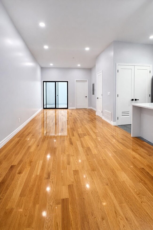 116 36th St in Union City, NJ - Building Photo - Building Photo