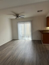 505 San Pasqual Valley Rd in Escondido, CA - Foto de edificio - Building Photo