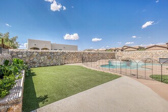 12315 Houghton Springs Dr in Horizon City, TX - Building Photo - Building Photo