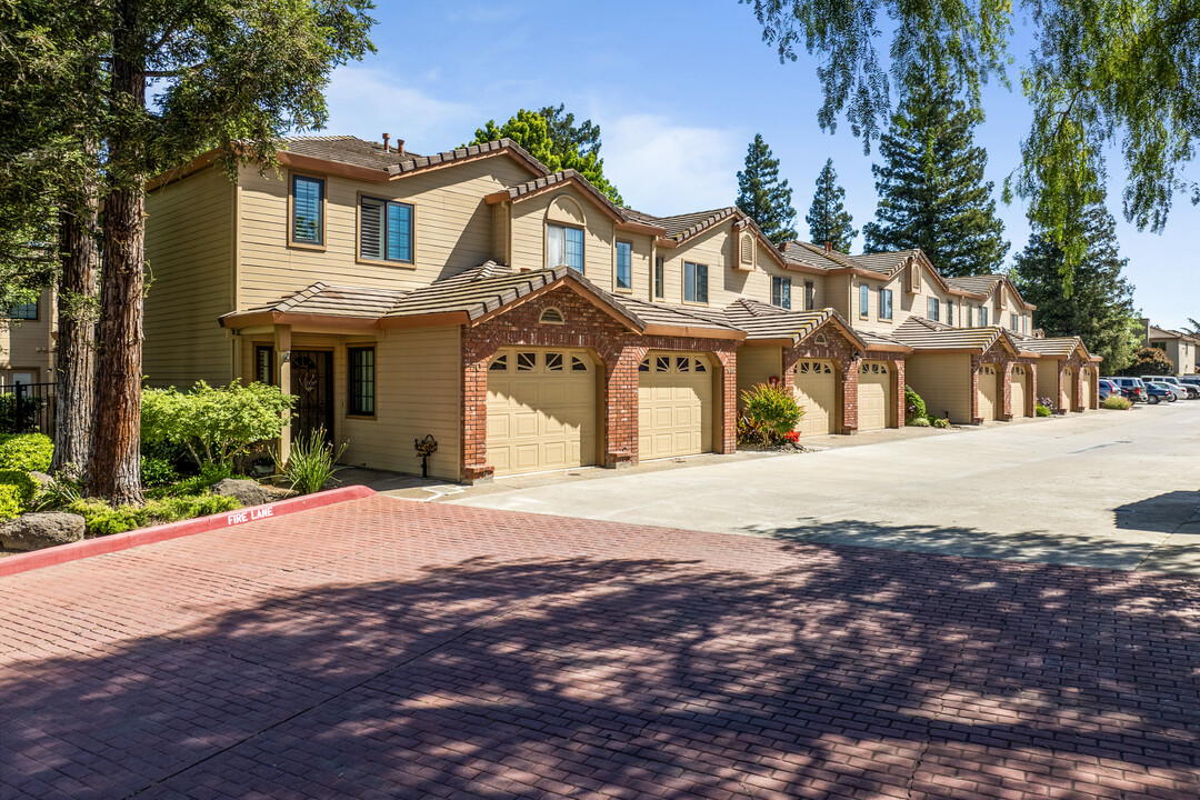 Brookside Terrace in Lodi, CA - Foto de edificio