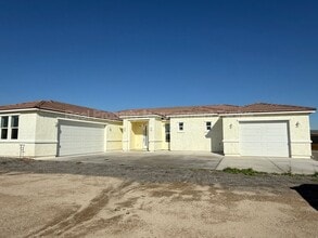 22536 W Huntington Dr in Buckeye, AZ - Building Photo - Building Photo