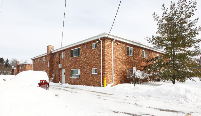 Arbordale Apartments in Ann Arbor, MI - Building Photo - Building Photo