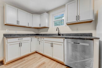 911 Montrose Ave in Morgantown, WV - Building Photo - Building Photo