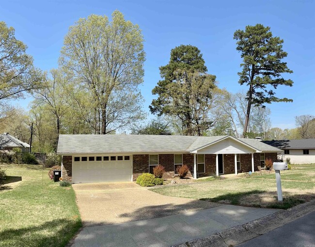 816 Teresa Dr in Benton, AR - Foto de edificio - Building Photo