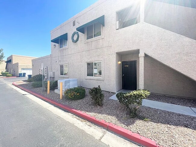 6750 Del Rey Ave, Unit Unit 121 in Las Vegas, NV - Building Photo - Building Photo