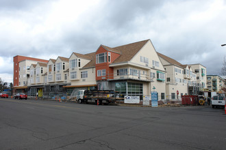 Russellville Center in Portland, OR - Building Photo - Building Photo