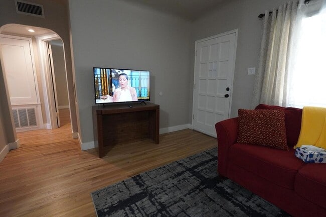 2626 Sierra Dr NE in Albuquerque, NM - Building Photo - Building Photo