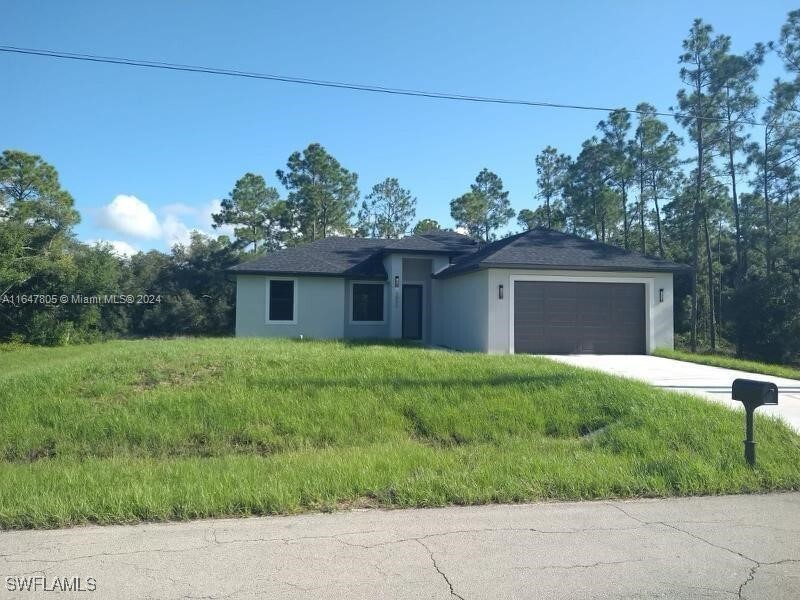 2003 East 15th Street in Lehigh Acres, FL - Building Photo