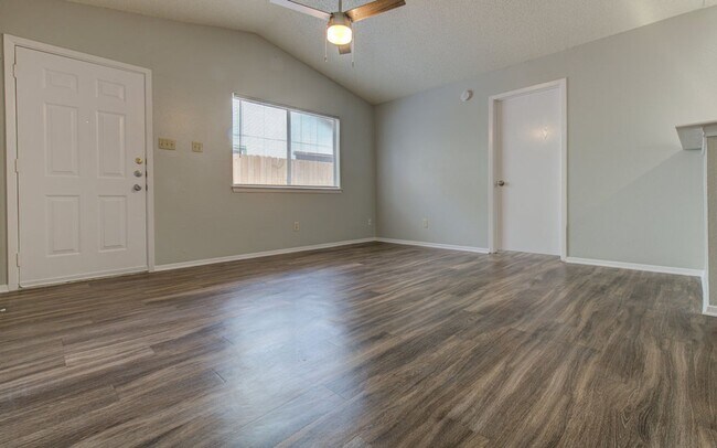 7914 West Gate Blvd, Unit Unit-B in Austin, TX - Building Photo - Building Photo