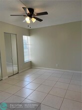 10110 Twin Lakes Dr in Coral Springs, FL - Building Photo - Building Photo