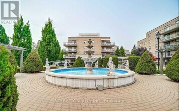 2502 Rutherford Rd in Vaughan, ON - Building Photo - Building Photo