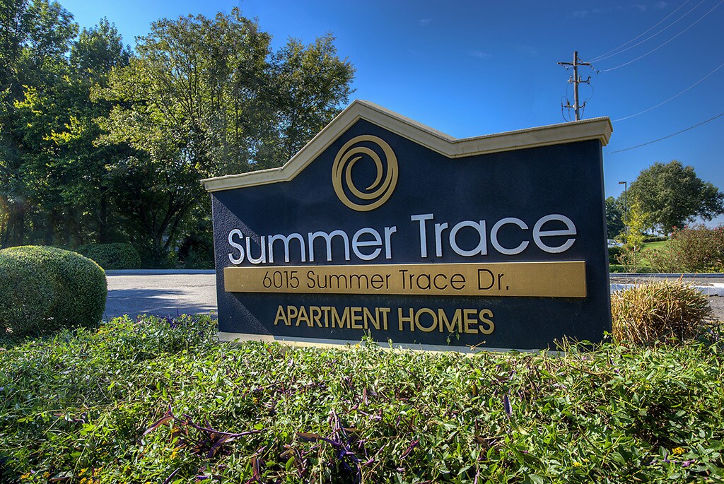 Summer Trace Apartments in Memphis, TN