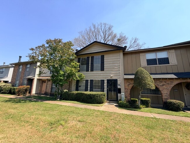 9990 Smugglers Cove Ln in Shreveport, LA - Building Photo - Building Photo