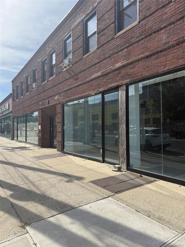 106 Hempstead Turnpike