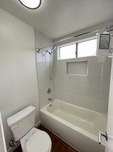 333 Vernon Ave, Unit 10 in Los Angeles, CA - Foto de edificio - Building Photo