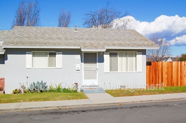property at 2044 Chapel Dr