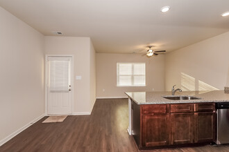 6147 Rainbow Row in Pell City, AL - Building Photo - Building Photo