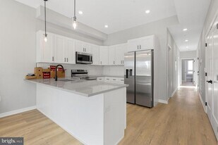 919 N 15th St in Philadelphia, PA - Building Photo