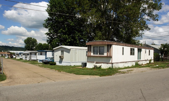 2805 Birch St in Parkersburg, WV - Building Photo - Building Photo