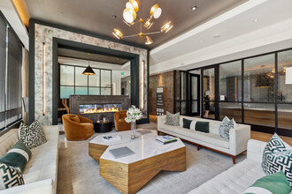 Hanover Soma West in San Francisco, CA - Foto de edificio - Lobby