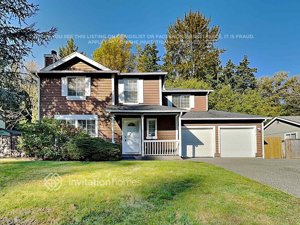 10714 130th Ave E in Puyallup, WA - Building Photo