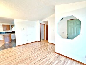 9834 SE Clinton St in Portland, OR - Building Photo - Building Photo