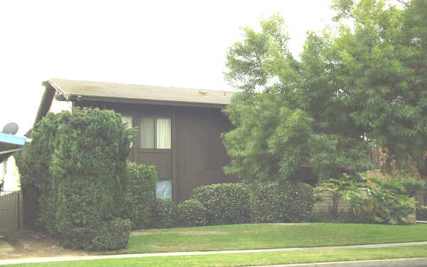 2608 Greenmeadow in Lakewood, CA - Building Photo