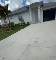 103 Pennfield St in Lehigh Acres, FL - Building Photo