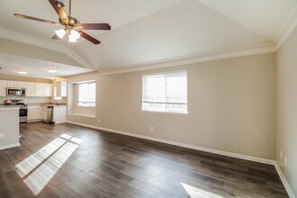 3506 Pawnee Dr in La Porte, TX - Foto de edificio - Building Photo