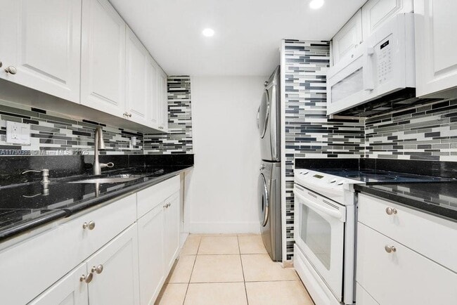 5033 NW 7th St in Miami, FL - Foto de edificio - Building Photo